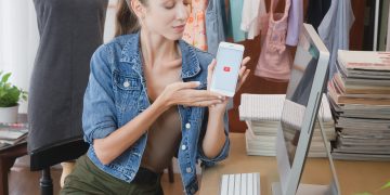 receive free fashion weekly
